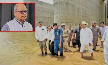 కేసీఆర్‌కు కాళేశ్వరం కమిషన్‌ నోటీసులు