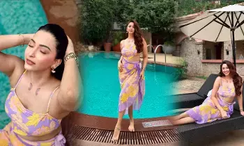 స్విమ్ సూట్ లో ఈశాన్య మహేశ్వరీ పరువాలు