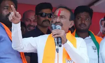 ఇండ్లకే కాదు గుడికి కూడా హైడ్రా నోటీసులు