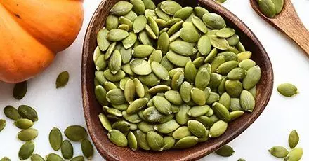 Health: గుమ్మడి గింజలు ఎక్కువగా తింటున్నారా..? తస్మాత్ జాగ్రత్త.. Health: గుమ్మడి గింజలు ఎక్కువగా తింటున్నారా..? తస్మాత్ జాగ్రత్త..