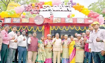 విశాఖ, విజయవాడలో తృప్తి క్యాంటీన్లు