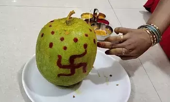 Devotional:ఇంట్లో గుమ్మడికాయను ఎందుకు కడతారు..? అసలు ఎప్పుడు కట్టాలి..?