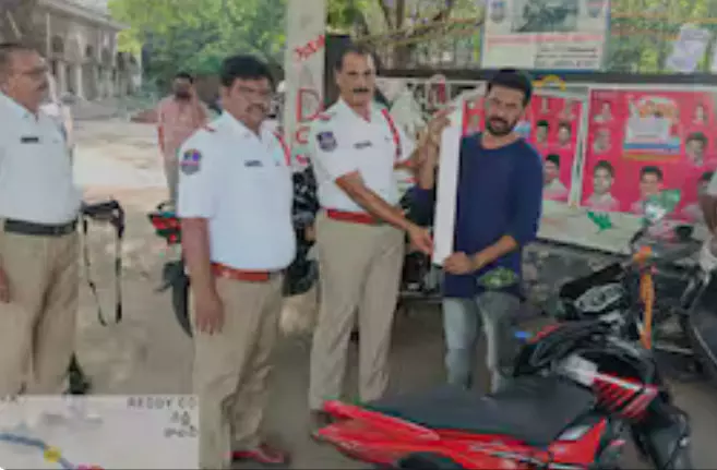 109 చలాన్లు - రూ.27వేల జరిమానాలు 109 చలాన్లు - రూ.27వేల జరిమానాలు