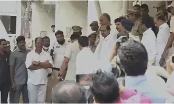 అలా వెళ్లారు.. ఇలా వచ్చారు - కమిషన్‌ ముందుకు కేసీఆర్‌
