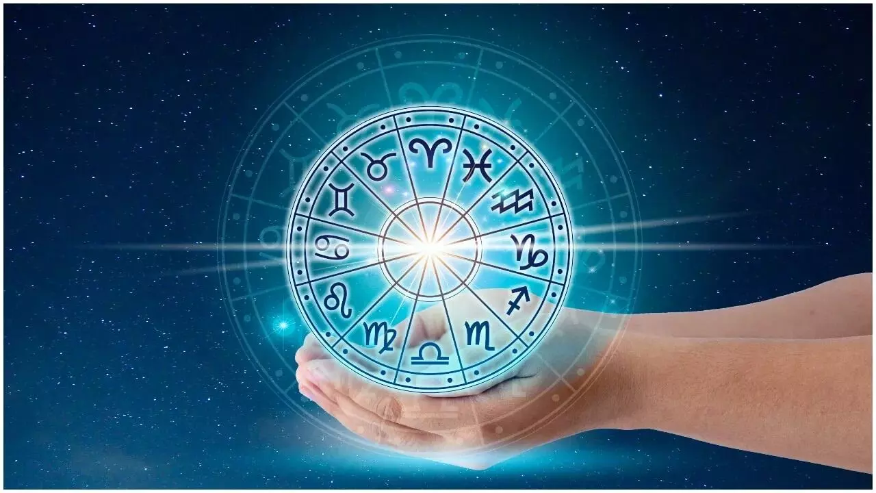 Guru-Aditya Rajayoga: గురు ఆదిత్య రాజయోగం వల్ల ఈ 5 రాశుల వారికి ధనలాభం Guru-Aditya Rajayoga: గురు ఆదిత్య రాజయోగం వల్ల ఈ 5 రాశుల వారికి ధనలాభం