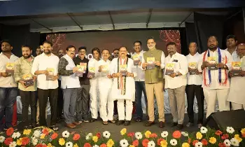 ఓబీసీల పోరుబాట పుస్తకావిష్కరణ - పరిశోధనా గ్రంథమన్న వక్తలు ఓబీసీల పోరుబాట పుస్తకావిష్కరణ - పరిశోధనా గ్రంథమన్న వక్తలు
