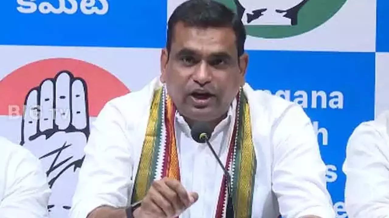 కేటీఆర్... మహేష్ బాబును కాపీ కొడుతున్నారు... ఎంపీ చామల కేటీఆర్... మహేష్ బాబును కాపీ కొడుతున్నారు... ఎంపీ చామల