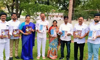 5 కోట్ల మంది రాష్ట్ర ప్రజలకు వెన్నుపోటు పుస్తకం ఆవిష్కరణ 5 కోట్ల మంది రాష్ట్ర ప్రజలకు వెన్నుపోటు పుస్తకం ఆవిష్కరణ