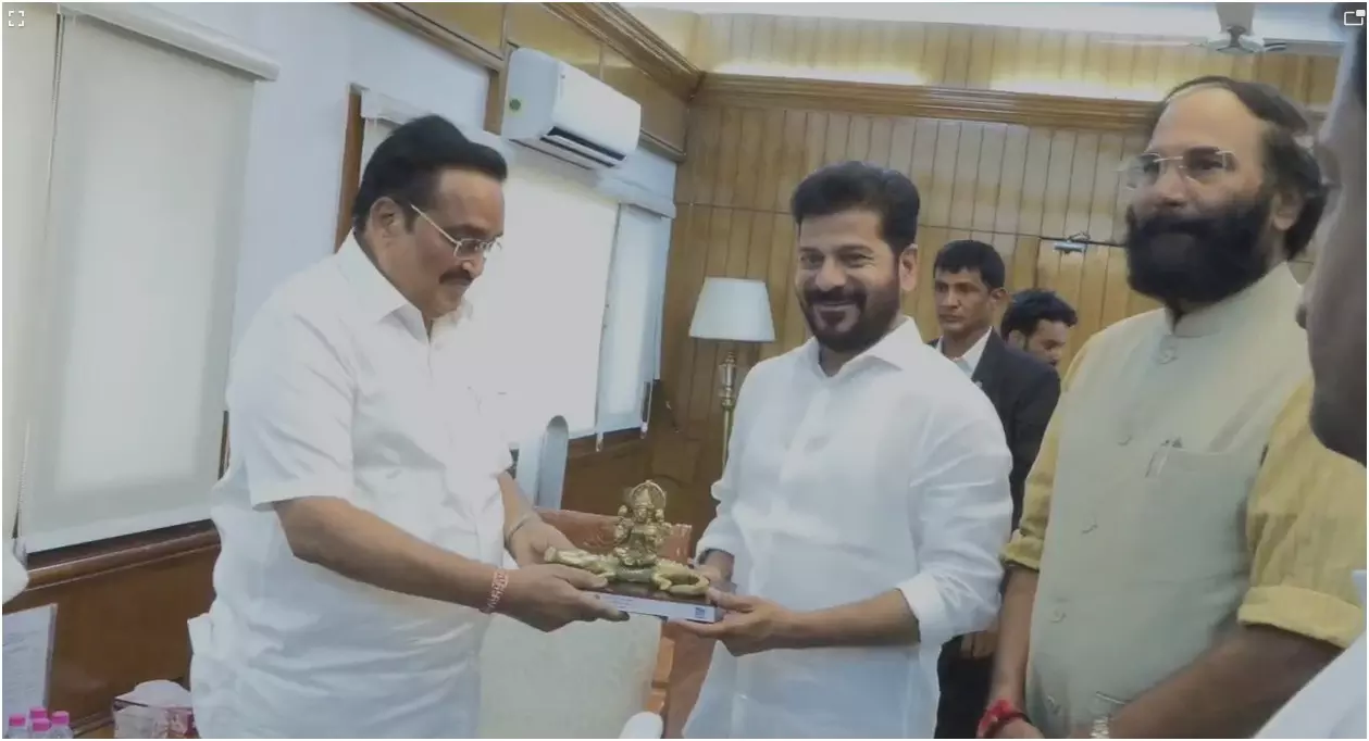 బనకచర్లను అడ్డుకోండి - కేంద్రమంత్రి పాటిల్కు రేవంత్, ఉత్తమ్ వినతి బనకచర్లను అడ్డుకోండి - కేంద్రమంత్రి పాటిల్కు రేవంత్, ఉత్తమ్ వినతి