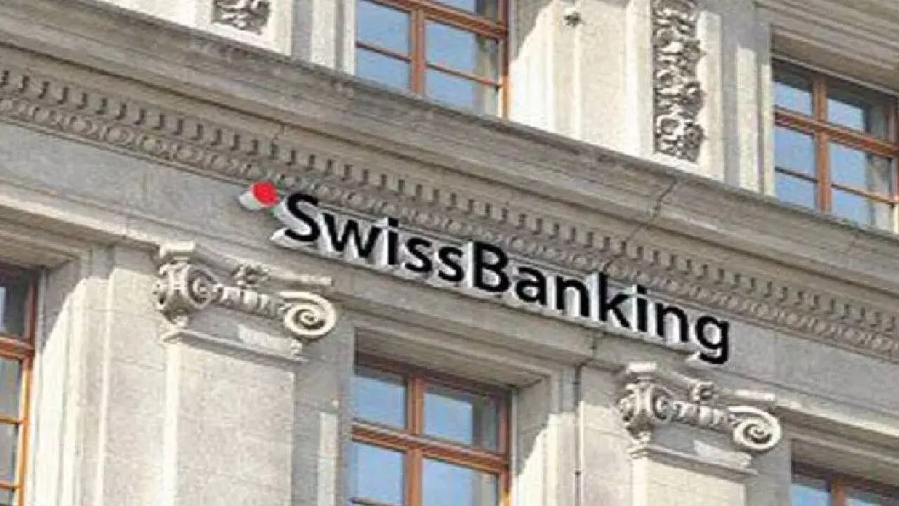Swiss Banks : స్విస్ బ్యాంకులో మూడు రెట్లు పెరిగిన భారతీయుల డబ్బులు.. ఏకంగా రూ.37,600 కోట్లు జమ Swiss Banks : స్విస్ బ్యాంకులో మూడు రెట్లు పెరిగిన భారతీయుల డబ్బులు.. ఏకంగా రూ.37,600 కోట్లు జమ