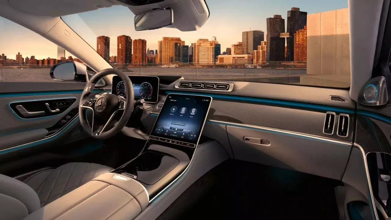 Mercedes-Benz : మెర్సిడెస్ బెంజ్ లో పెద్ద సమస్య..మంటలు అంటుకునే ప్రమాదం..అందుకే 3మోడల్స్ రీకాల్ Mercedes-Benz : మెర్సిడెస్ బెంజ్ లో పెద్ద సమస్య..మంటలు అంటుకునే ప్రమాదం..అందుకే 3మోడల్స్ రీకాల్