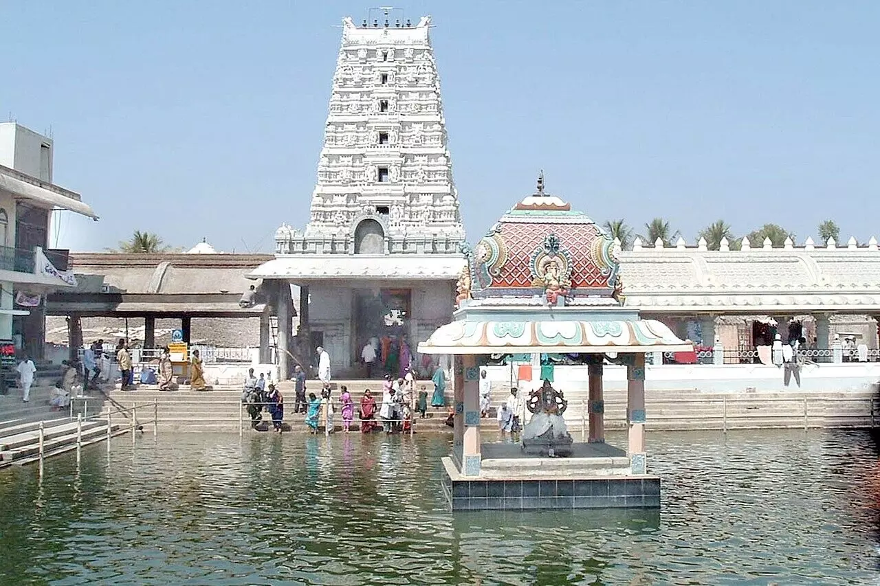 Kaanipakam: కాణిపాకానికి ఆ పేరు ఎలా వచ్చింది.. మహిమలు తెలుసుకోండి! Kaanipakam: కాణిపాకానికి ఆ పేరు ఎలా వచ్చింది.. మహిమలు తెలుసుకోండి!