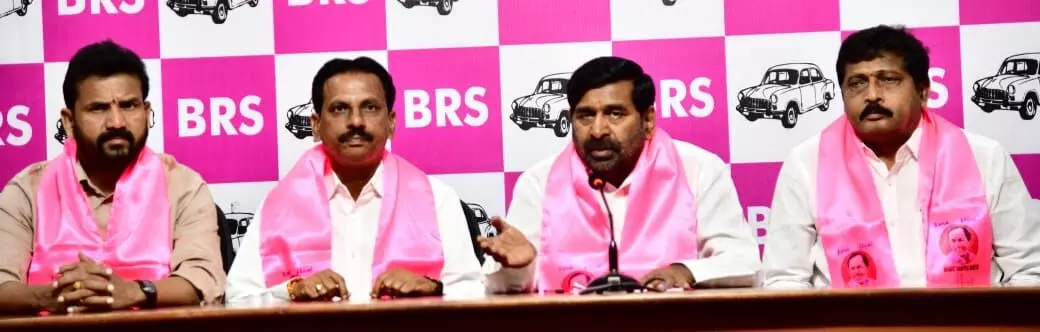 గోదావరి నీళ్లను తరలించే కుట్ర గోదావరి నీళ్లను తరలించే కుట్ర