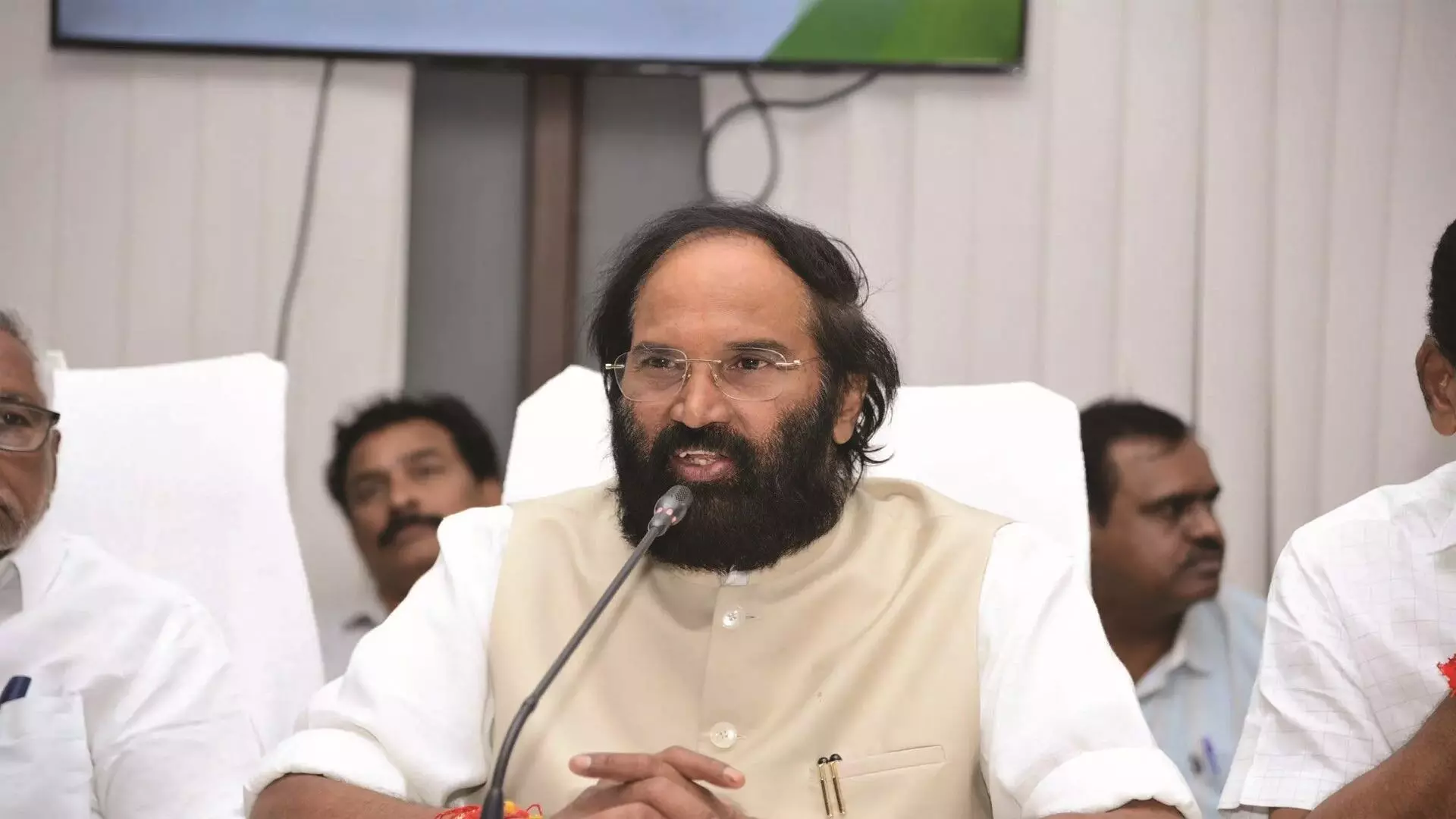 బనకచర్లను చట్టపరంగానే అడ్డుకుంటాం బనకచర్లను చట్టపరంగానే అడ్డుకుంటాం