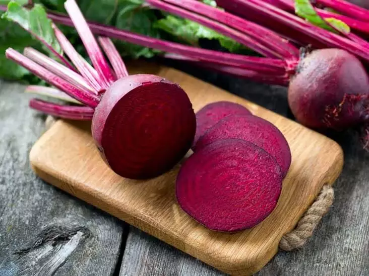 Beetroot: బీట్రూట్ తినడం వల్ల కలిగే ప్రయోజనాలు తెలిస్తే మిస్ అవ్వరు! Beetroot: బీట్రూట్ తినడం వల్ల కలిగే ప్రయోజనాలు తెలిస్తే మిస్ అవ్వరు!