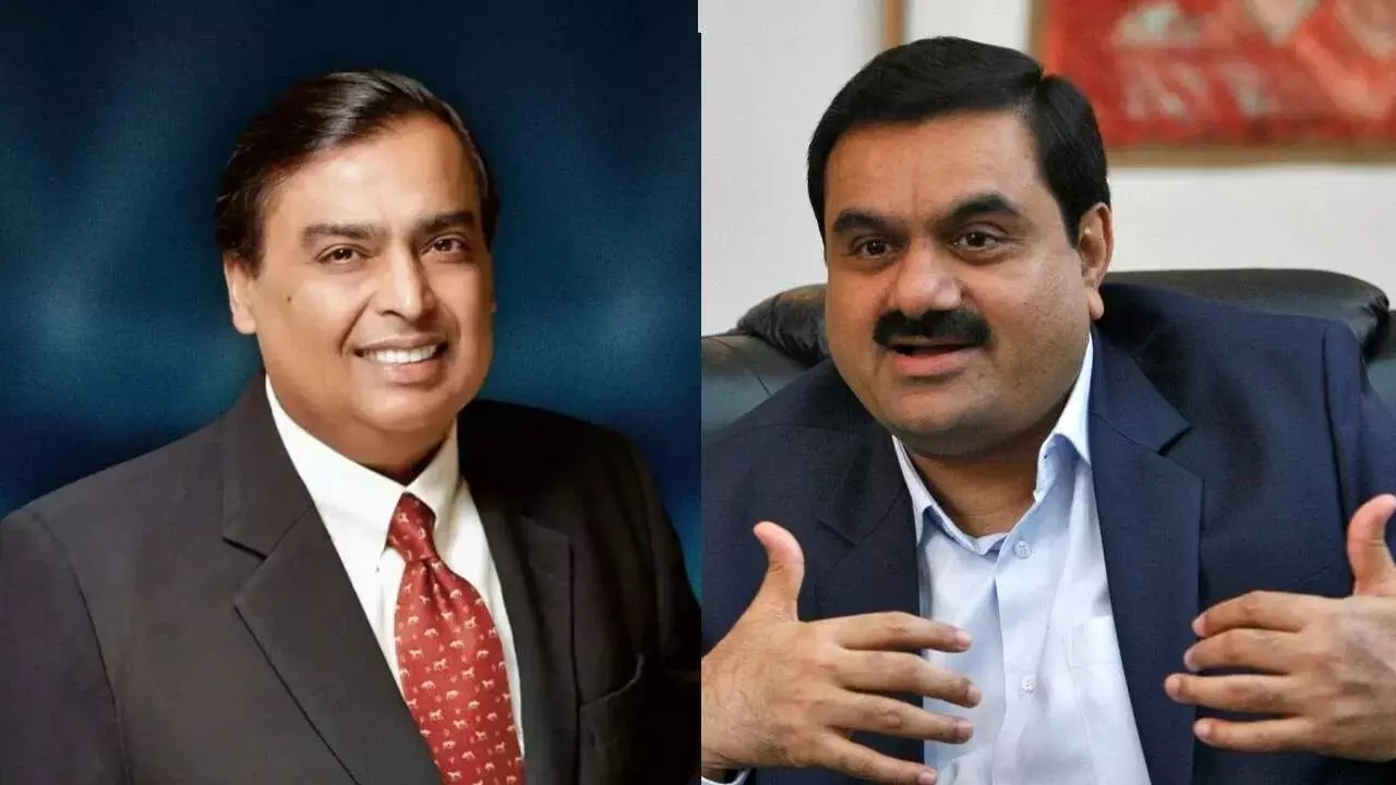 Adani Ambani Deal : చేతులు కలిపిన అదానీ - అంబానీ.. ఇక పెట్రోల్ బంకులో గ్యాస్, గ్యాస్ బంకులో పెట్రోల్ Adani Ambani Deal : చేతులు కలిపిన అదానీ - అంబానీ.. ఇక పెట్రోల్ బంకులో గ్యాస్, గ్యాస్ బంకులో పెట్రోల్