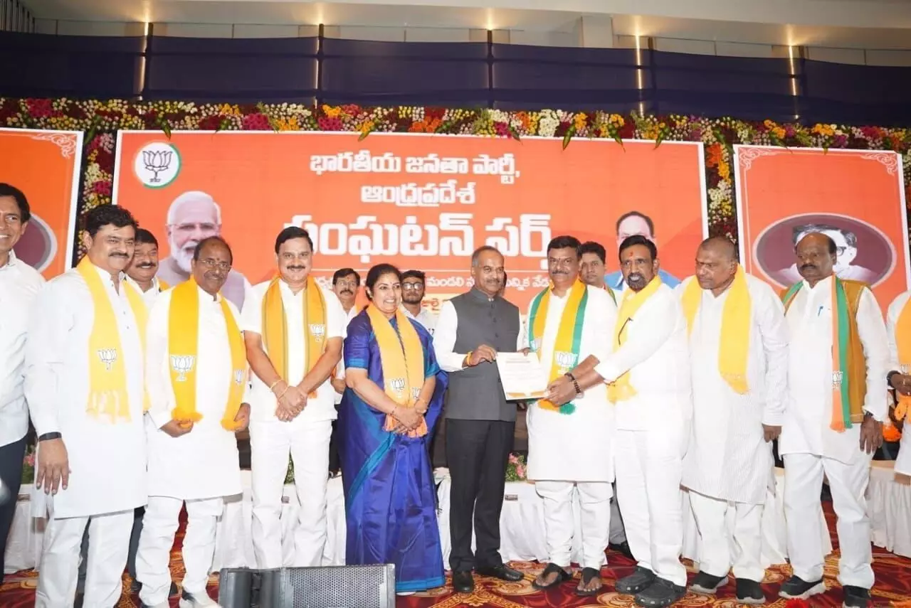 ఎపి బిజెపి అధ్యక్షుడిగా బాధ్యతలు చేపట్టిన మాధవ్ ఎపి బిజెపి అధ్యక్షుడిగా బాధ్యతలు చేపట్టిన మాధవ్