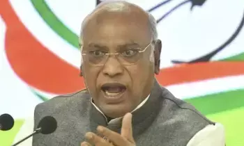 AICC Prsident : గ్రూపులు కడితే భయపడే ప్రసక్తే లేదు AICC Prsident : గ్రూపులు కడితే భయపడే ప్రసక్తే లేదు