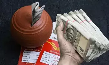 Post Office : సీనియర్ సిటిజన్స్కు బంపర్ ఆఫర్.. పోస్టాఫీసులో ఈ పథకంలో డబ్బులు పెడితే అధిక వడ్డీ, పన్ను రాయితీ Post Office : సీనియర్ సిటిజన్స్కు బంపర్ ఆఫర్.. పోస్టాఫీసులో ఈ పథకంలో డబ్బులు పెడితే అధిక వడ్డీ, పన్ను రాయితీ