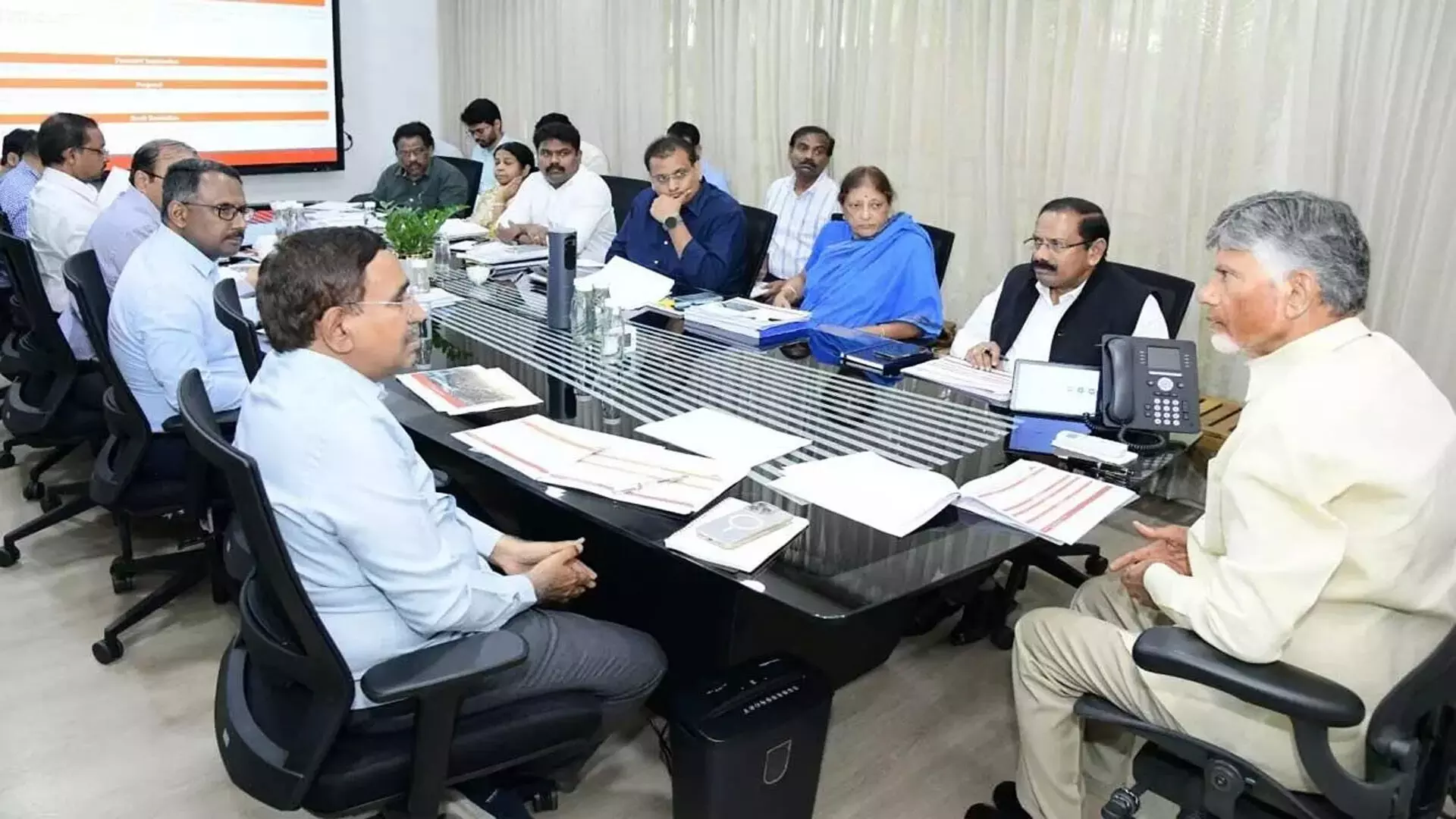 ఏడు అంశాలకు సీఆర్డీఏ అథారటీ ఆమోదం ఏడు అంశాలకు సీఆర్డీఏ అథారటీ ఆమోదం