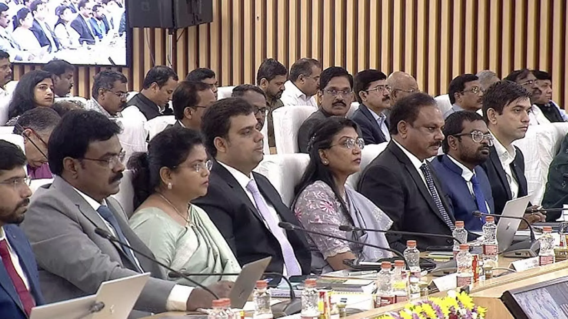 IAS IPS TRANSFERS : ఏపీలో ఐఏఎస్, ఐపీఎస్ ల బదిలీలకు రంగం సిద్దం IAS IPS TRANSFERS : ఏపీలో ఐఏఎస్, ఐపీఎస్ ల బదిలీలకు రంగం సిద్దం