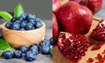 Pomegranate or Blueberries: దానిమ్మ లేదా బ్లూబెర్రీస్.. రెండింటిలో ఆరోగ్యానికి ఏది మంచిది..?