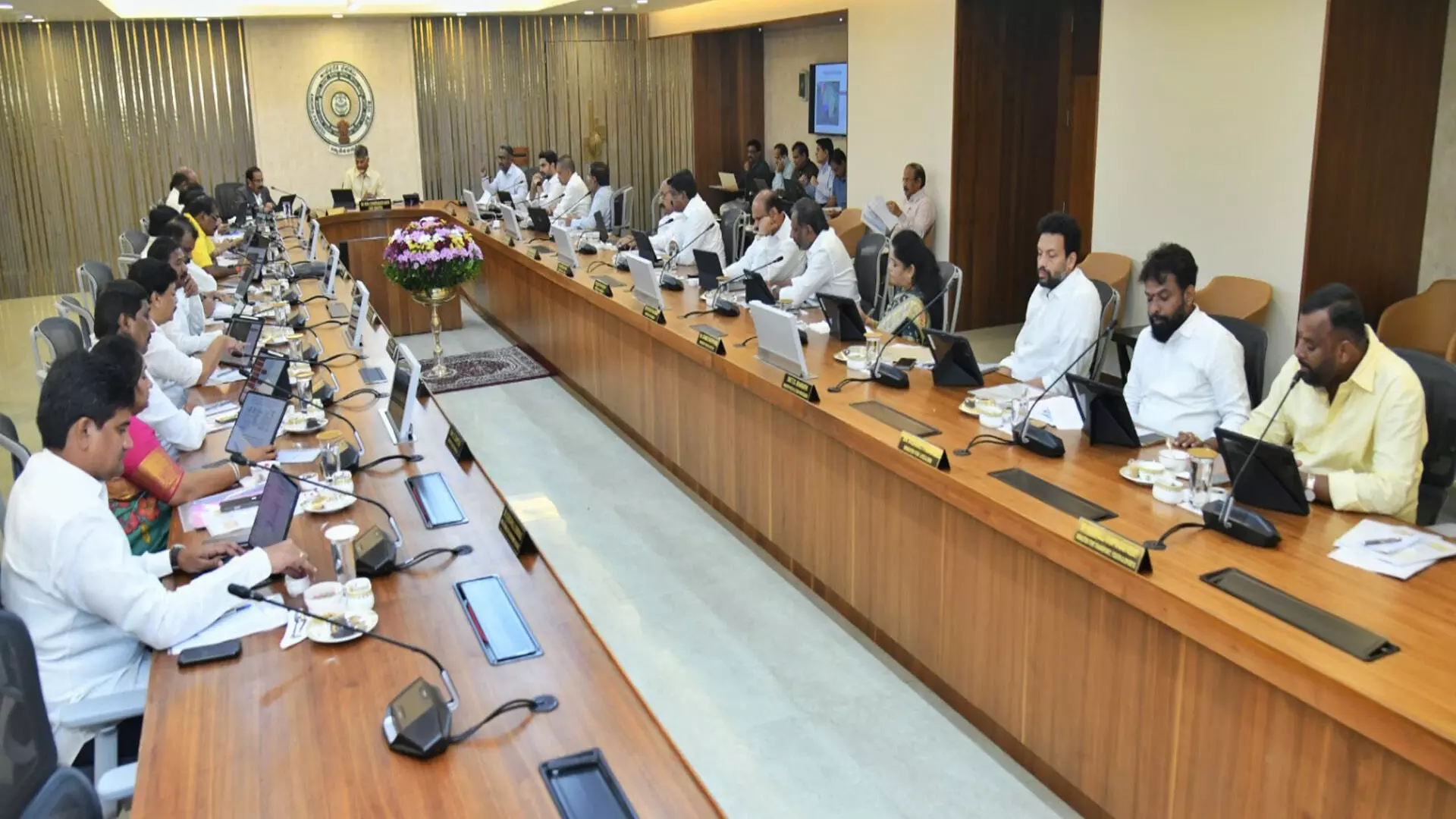 Ap Cabinet : పెట్టుబడులు అడ్డుకునేందుకు వైసీపీ చేస్తున్న కుట్రలపై విచారణ Ap Cabinet : పెట్టుబడులు అడ్డుకునేందుకు వైసీపీ చేస్తున్న కుట్రలపై విచారణ
