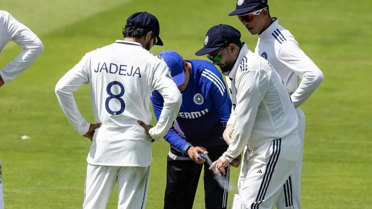 Rishabh Pant Injured: టీమిండియాకు షాక్.. రిషబ్ పంత్ చేతికి గాయం.. Rishabh Pant Injured: టీమిండియాకు షాక్.. రిషబ్ పంత్ చేతికి గాయం..
