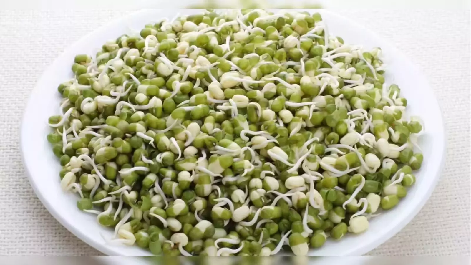 Benefits of Eating Sprouts: మొలకలు తింటే లాభాలు ఏంటీ.. తప్పక తెలుసుకోండి! Benefits of Eating Sprouts: మొలకలు తింటే లాభాలు ఏంటీ.. తప్పక తెలుసుకోండి!
