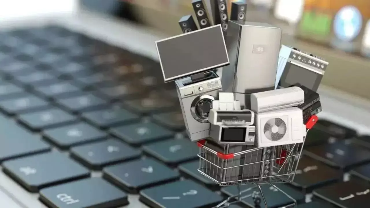 Online Shopping : గ్రామాల్లోనూ ఆన్లైన్ షాపింగ్ జోరు.. UPIతో 84శాతం పేమెంట్స్ Online Shopping : గ్రామాల్లోనూ ఆన్లైన్ షాపింగ్ జోరు.. UPIతో 84శాతం పేమెంట్స్