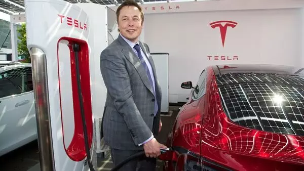 Tesla : ముంబైలో తొలి టెస్లా షోరూం రెడీ.. ఇండియాకు రాబోతున్న ఎలాన్ మస్క్ Tesla : ముంబైలో తొలి టెస్లా షోరూం రెడీ.. ఇండియాకు రాబోతున్న ఎలాన్ మస్క్