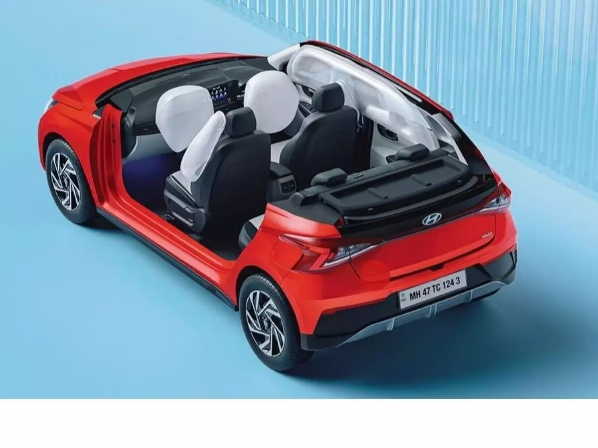 Hyundai i20 : స్విఫ్ట్, బలెనోకు షాక్.. హ్యుందాయ్ స్టైలిష్ మోడల్ పై ఏకంగా రూ.70000ల తగ్గింపు Hyundai i20 : స్విఫ్ట్, బలెనోకు షాక్.. హ్యుందాయ్ స్టైలిష్ మోడల్ పై ఏకంగా రూ.70000ల తగ్గింపు