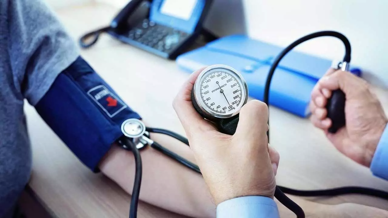 High Blood Pressure: అసలు బీపీ ఎందుకు వస్తుంది.? High Blood Pressure: అసలు బీపీ ఎందుకు వస్తుంది.?