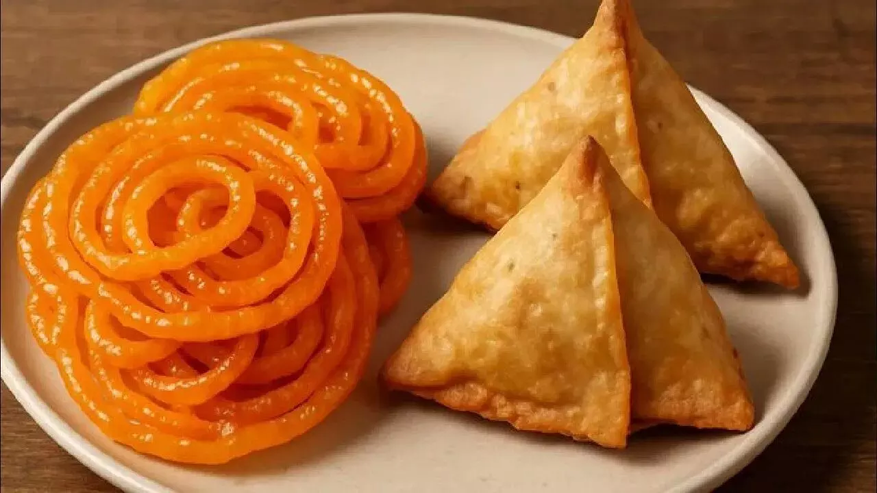 Warning Signs on These Foods: ఇకపై సిగరేట్ లాగే.. ఈ ఆహార పదార్థాలకు కూడా వార్నింగ్ సంకేతాలు Warning Signs on These Foods: ఇకపై సిగరేట్ లాగే.. ఈ ఆహార పదార్థాలకు కూడా వార్నింగ్ సంకేతాలు
