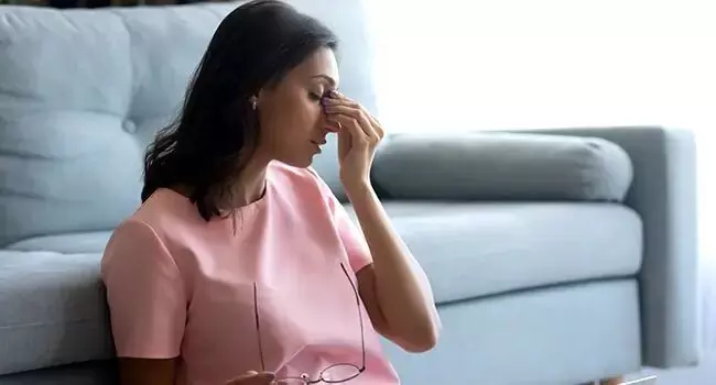 Eye Pain: కళ్లు నొప్పిగా ఉంటే.. ఈ చిట్కాలు ఫాలో అవ్వండి Eye Pain: కళ్లు నొప్పిగా ఉంటే.. ఈ చిట్కాలు ఫాలో అవ్వండి