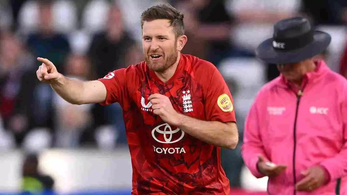 spinner Liam Dawson: 8 ఏళ్ల తర్వాత రీ ఎంట్రీ.. spinner Liam Dawson: 8 ఏళ్ల తర్వాత రీ ఎంట్రీ..