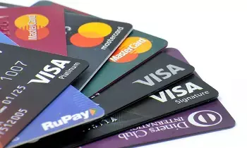 Credit Card : రూ.50,000 జీతం ఉన్నవాళ్ల జీవితాలన్నీ క్రెడిట్ కార్డుల మీదే ఆధారపడి ఉన్నాయా ? సర్వేలో షాకింగ్ విషయాలు