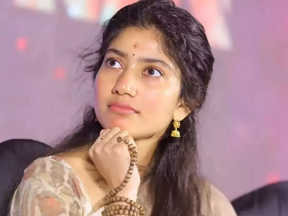 Sai Pallavi’s Thoughtful Philosophy: ఏదీ శాశ్వతం కాదు : సాయి పల్లవి పిలాసఫీ ఇదే Sai Pallavi’s Thoughtful Philosophy: ఏదీ శాశ్వతం కాదు : సాయి పల్లవి పిలాసఫీ ఇదే