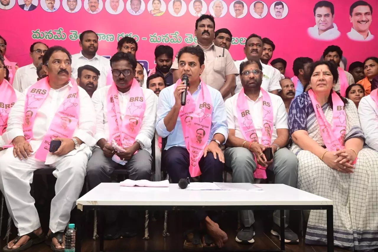 రేవంత్ రెడ్డి ని వదిలిపెట్టేది లేదు- కేటీఆర్ రేవంత్ రెడ్డి ని వదిలిపెట్టేది లేదు- కేటీఆర్