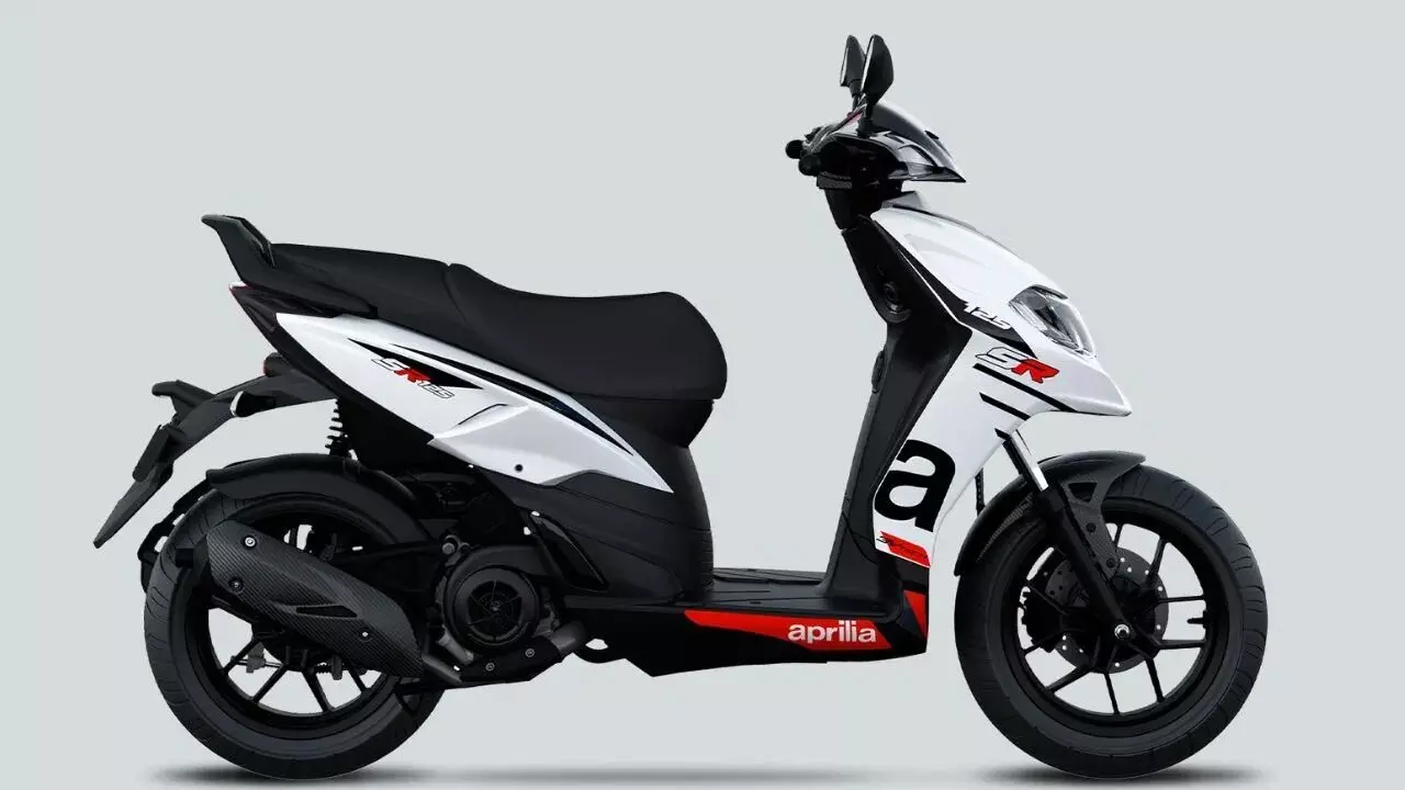 Aprilia : హీరో జూమ్ 125కి గట్టి పోటీ.. స్పోర్టీ లుక్లో తిరిగొచ్చిన ఏప్రిలియా ఎస్ఆర్ 125 Aprilia : హీరో జూమ్ 125కి గట్టి పోటీ.. స్పోర్టీ లుక్లో తిరిగొచ్చిన ఏప్రిలియా ఎస్ఆర్ 125