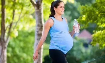 Pregnant Women: గర్భిణీ స్త్రీలు రోజుకు ఎన్ని గ్లాసుల నీళ్లు తాగాలి?