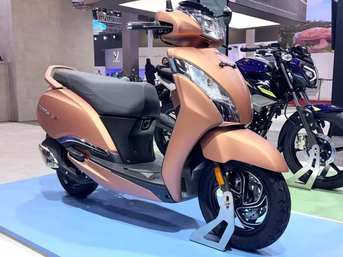 TVS Jupiter CNG : మార్కెట్లో ఈ స్కూటర్ గేమ్ ఛేంజర్.. ఏకంగా 84కిమీ మైలేజ్ TVS Jupiter CNG : మార్కెట్లో ఈ స్కూటర్ గేమ్ ఛేంజర్.. ఏకంగా 84కిమీ మైలేజ్