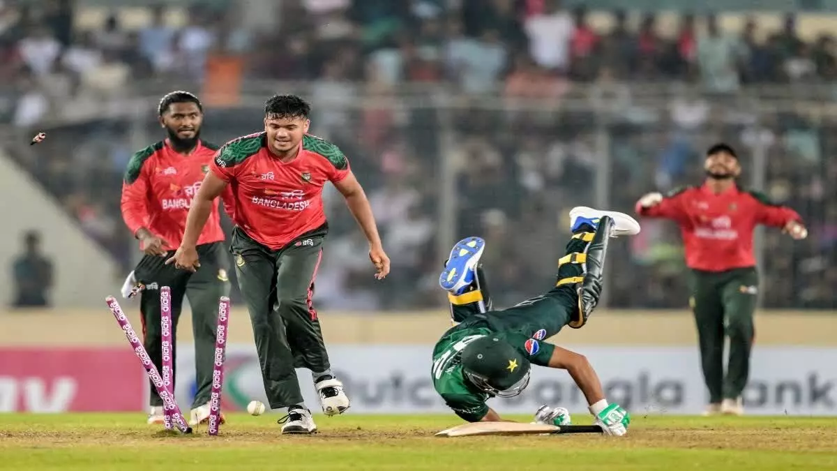 Bangladesh Creates History: బంగ్లాదేశ్ రికార్డ్.. పాకిస్తాన్ పై తొలిసారి టీ20 సిరీస్ Bangladesh Creates History: బంగ్లాదేశ్ రికార్డ్.. పాకిస్తాన్ పై తొలిసారి టీ20 సిరీస్