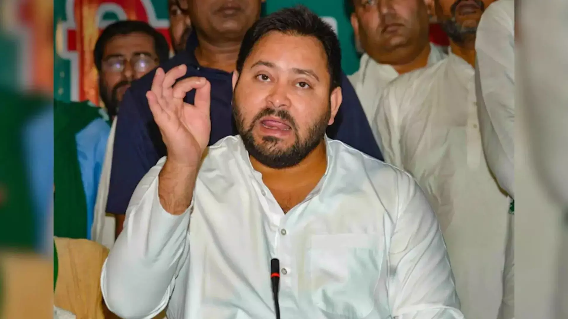 RJD Tejaswi Yadav : ఏ స్థానంలో ఏ పార్టీ గెలవాలో ఈసీ నిర్ణయిస్తోంది… RJD Tejaswi Yadav : ఏ స్థానంలో ఏ పార్టీ గెలవాలో ఈసీ నిర్ణయిస్తోంది…