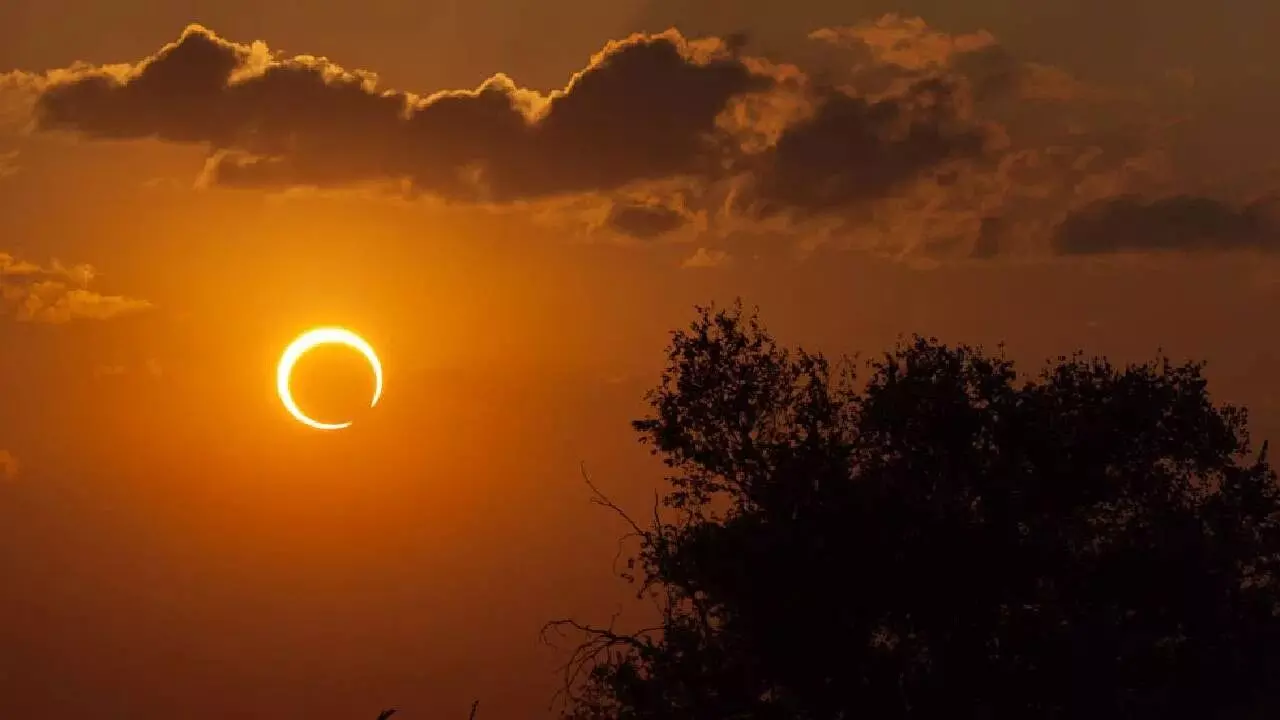 Second Solar Eclipse of This Year: ఈ ఏడాదది రెండో సూర్యగ్రహణం ఎప్పుడు వస్తుంది? మన దేశంలో కనిపిస్తుందా? Second Solar Eclipse of This Year: ఈ ఏడాదది రెండో సూర్యగ్రహణం ఎప్పుడు వస్తుంది? మన దేశంలో కనిపిస్తుందా?