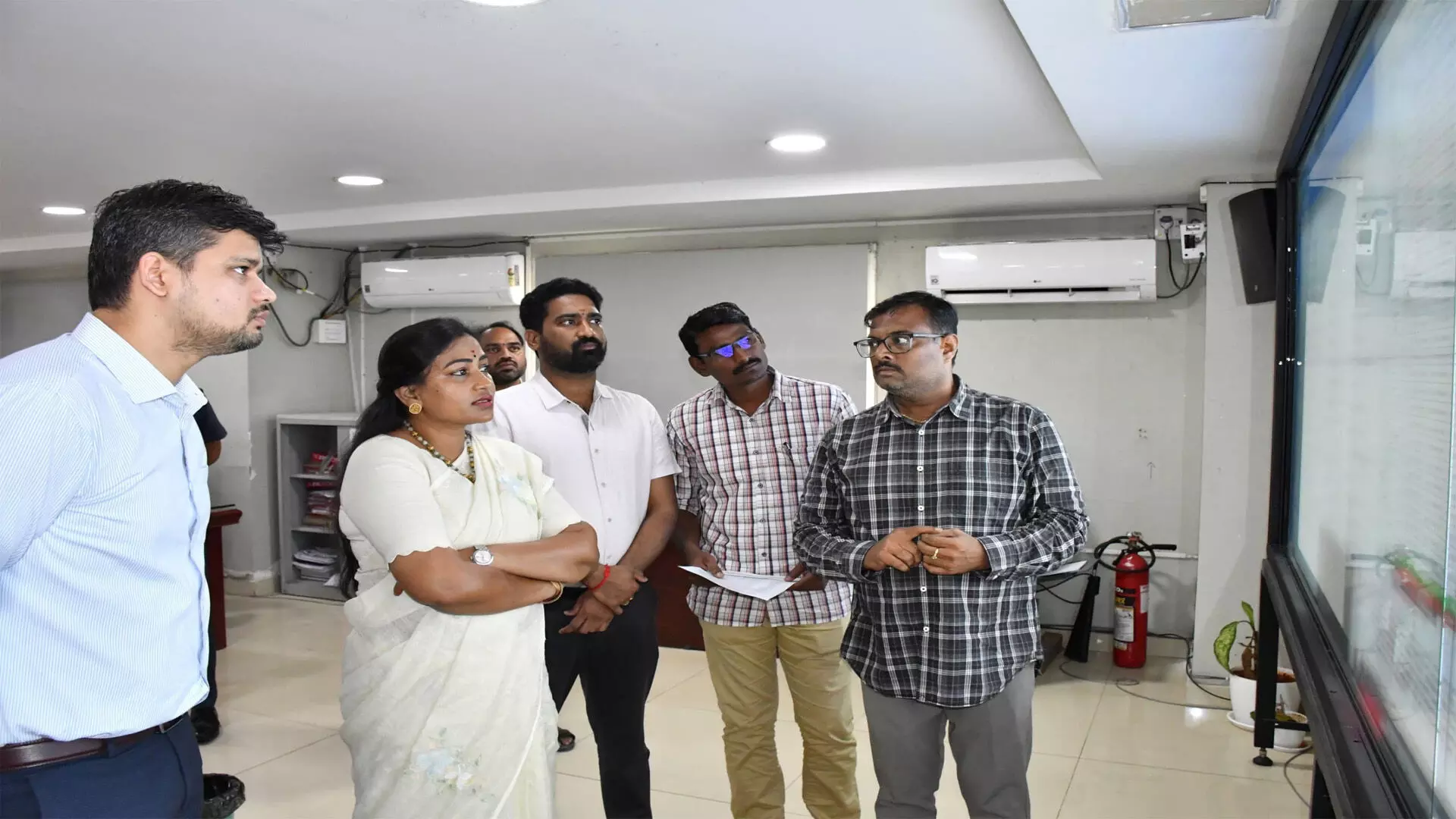 బంగాళాఖాతంలో వాయుగుండంగా మారిన అల్పపీడనం బంగాళాఖాతంలో వాయుగుండంగా మారిన అల్పపీడనం