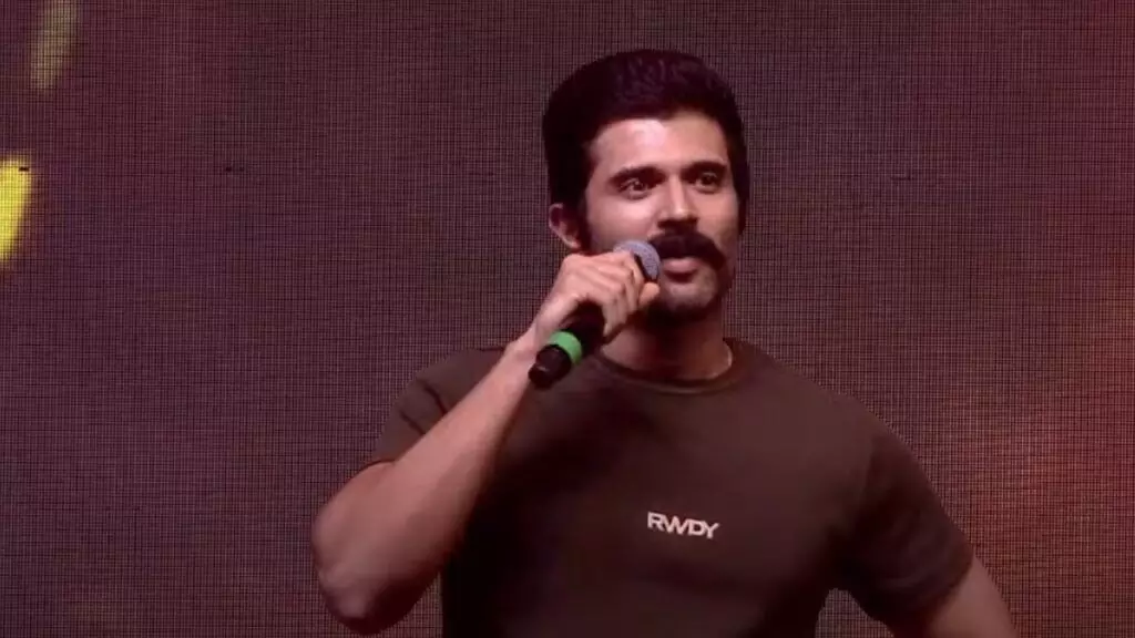 Vijay Deverakonda: ఆ ఎంకన్న సామి దయ ఉంటే.. పోయి టాప్ లో కూసుంటా.. Vijay Deverakonda: ఆ ఎంకన్న సామి దయ ఉంటే.. పోయి టాప్ లో కూసుంటా..