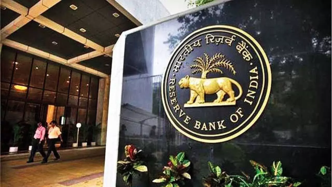 RBI : బ్యాంకుల్లో ఎవరిదీ కాని డబ్బులు రూ.67,000కోట్లున్నాయట.. మీవి ఏమైనా ఉన్నాయా RBI : బ్యాంకుల్లో ఎవరిదీ కాని డబ్బులు రూ.67,000కోట్లున్నాయట.. మీవి ఏమైనా ఉన్నాయా