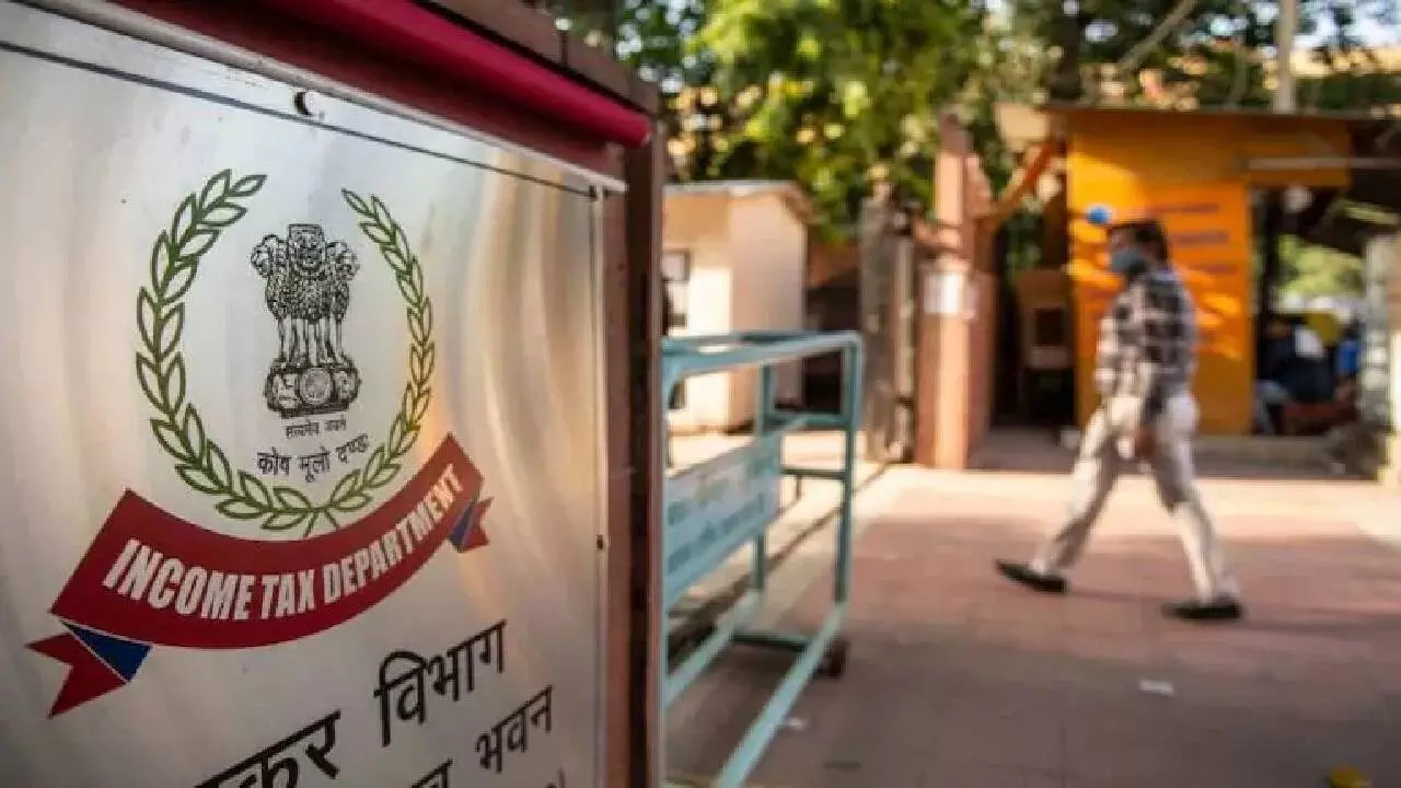 Income Tax Bill 2025 : పన్ను రేట్లలో మార్పులు లేవు – ఐటీ డిపార్ట్మెంట్ క్లారిటీ! Income Tax Bill 2025 : పన్ను రేట్లలో మార్పులు లేవు – ఐటీ డిపార్ట్మెంట్ క్లారిటీ!