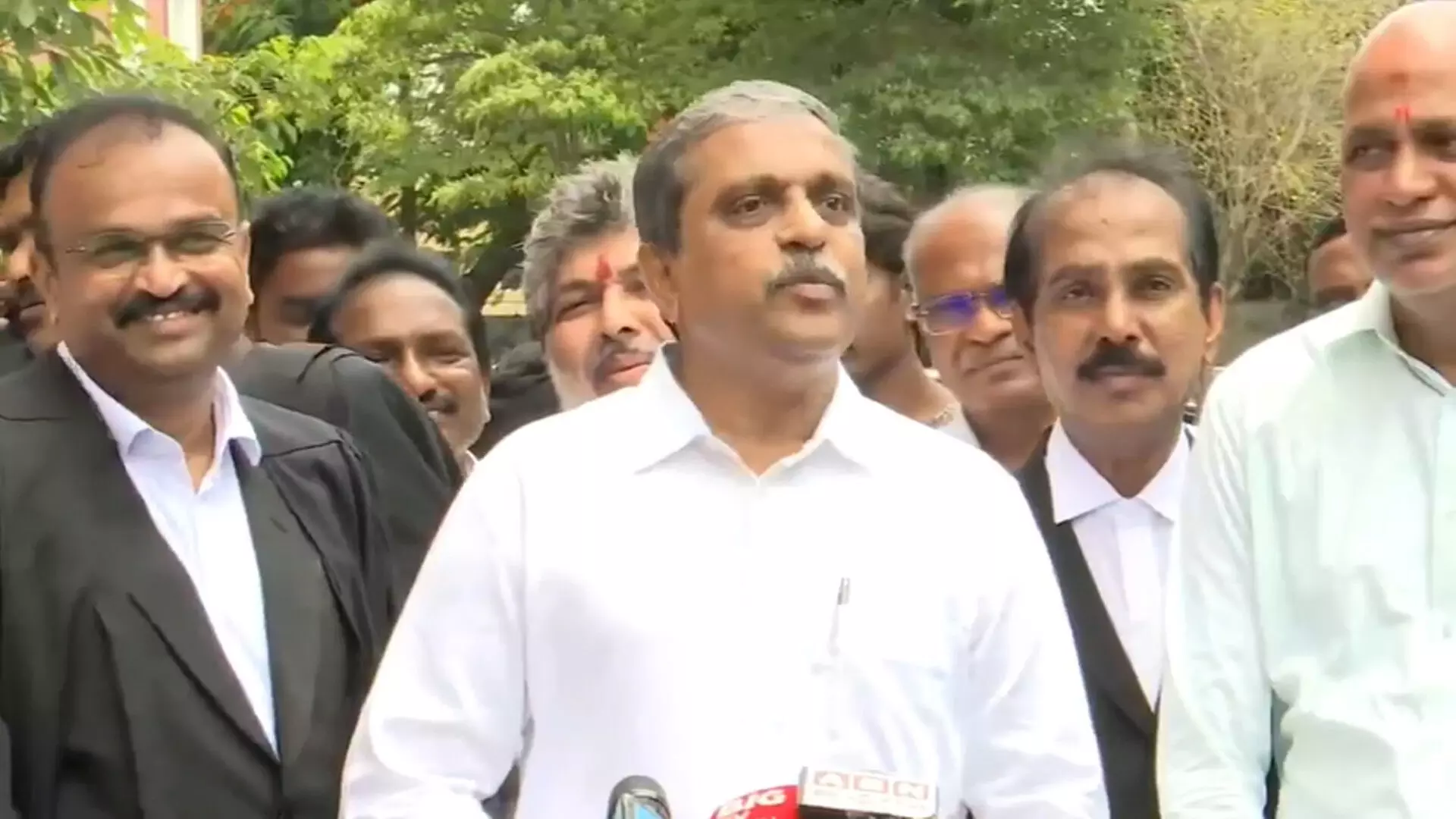 YSRCP SRK : కూటమి అవినీతిపై ప్రజల దృష్టి మళ్ళించేందుకే లిక్కర్ స్కాం YSRCP SRK : కూటమి అవినీతిపై ప్రజల దృష్టి మళ్ళించేందుకే లిక్కర్ స్కాం